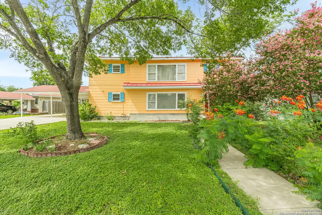 414 Alexander Hamilton Dr - View 2