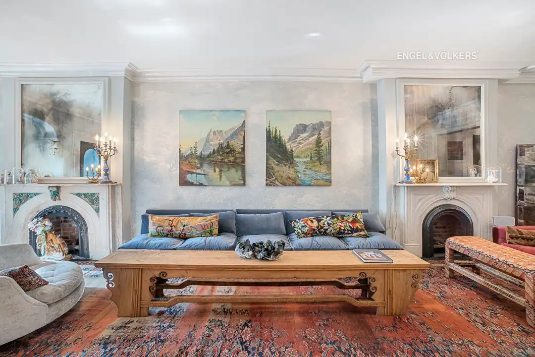 351 W 30th St – pohled 4