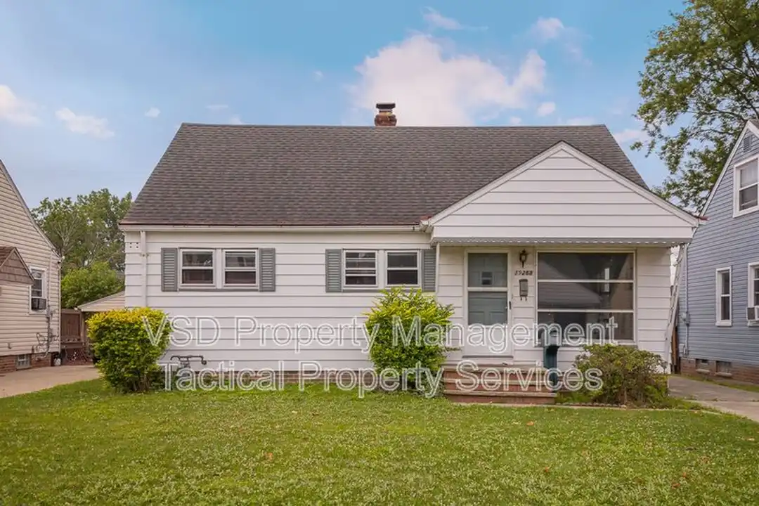 19268 Stafford Ave – photo 1