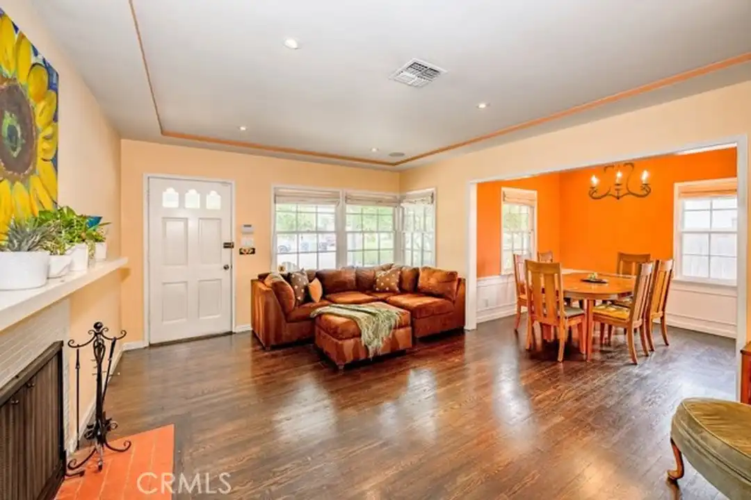 Apartment in Los Angeles - View 3