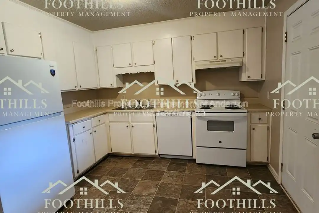 208 N Major Rd unit B - View 4