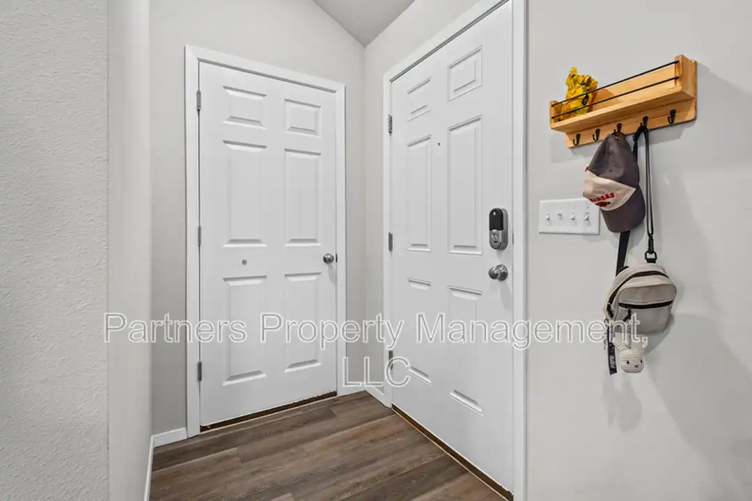 1121 E Sparrow Cir - View 2