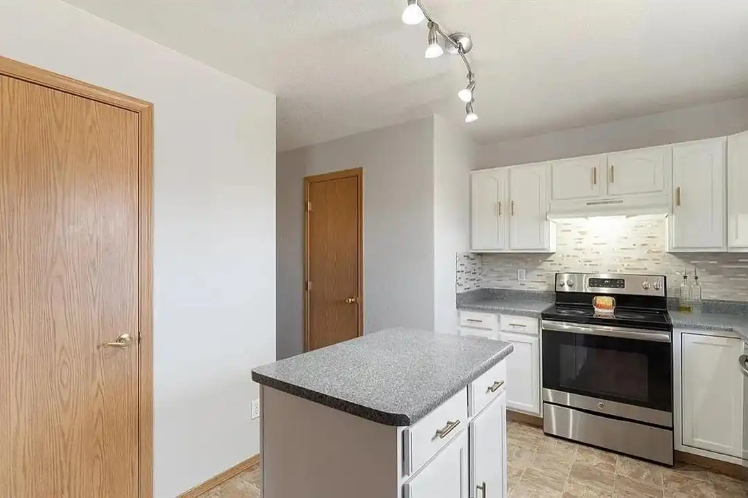 1256 Ancestra Dr - View 5