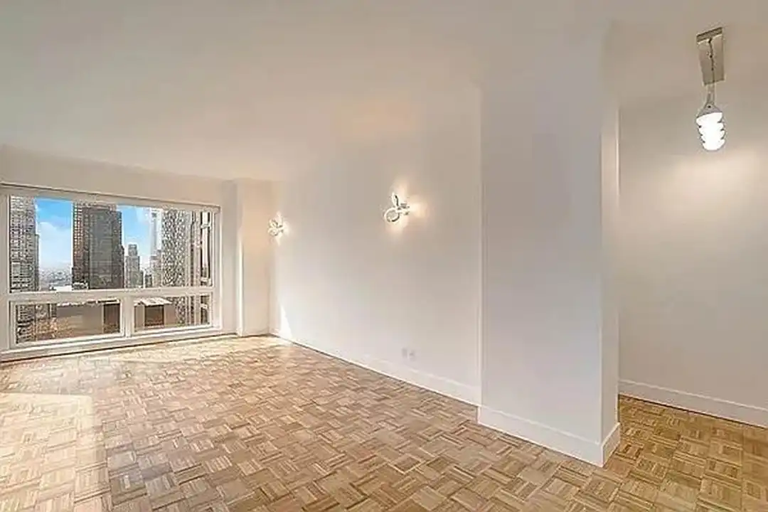 721-725 5th Ave unit 54H – pohled 2