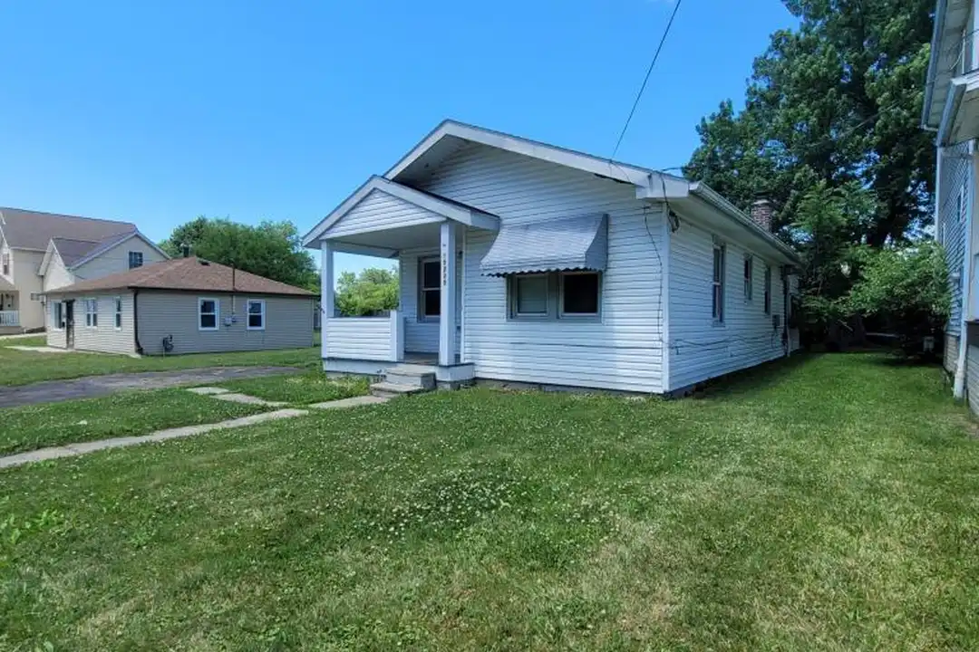 15205 Lincoln Ave – photo 1
