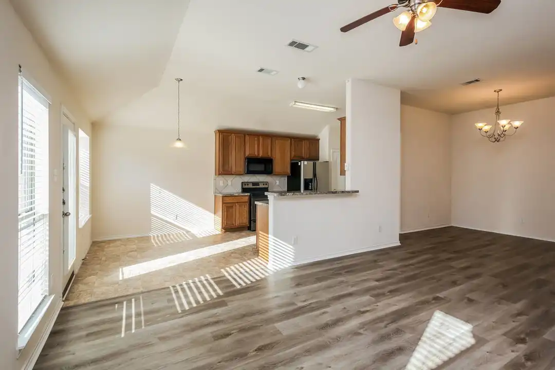 4913 Caraway Dr - View 6