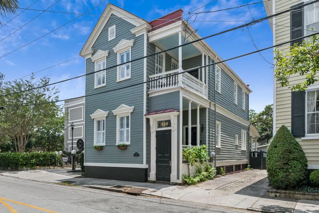 123 Queen St - View 4