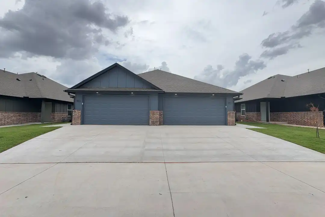 11510 University - View 4
