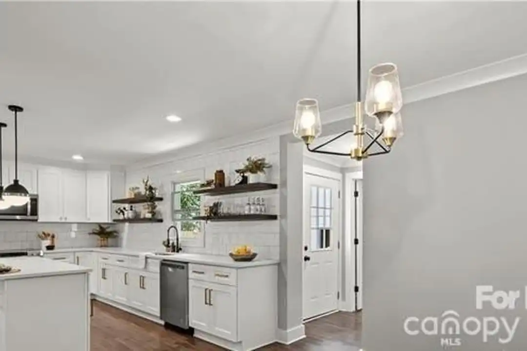 2924 Edsel Pl - View 2