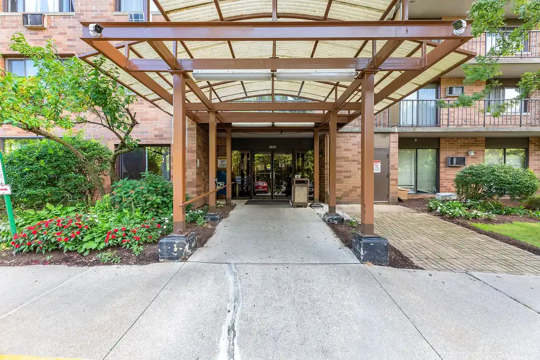 Owls Nest Apartments - View 4
