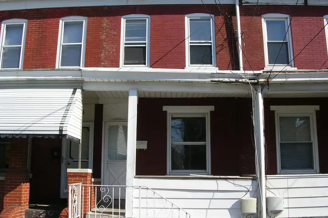 136 Barnt Ave – photo 1