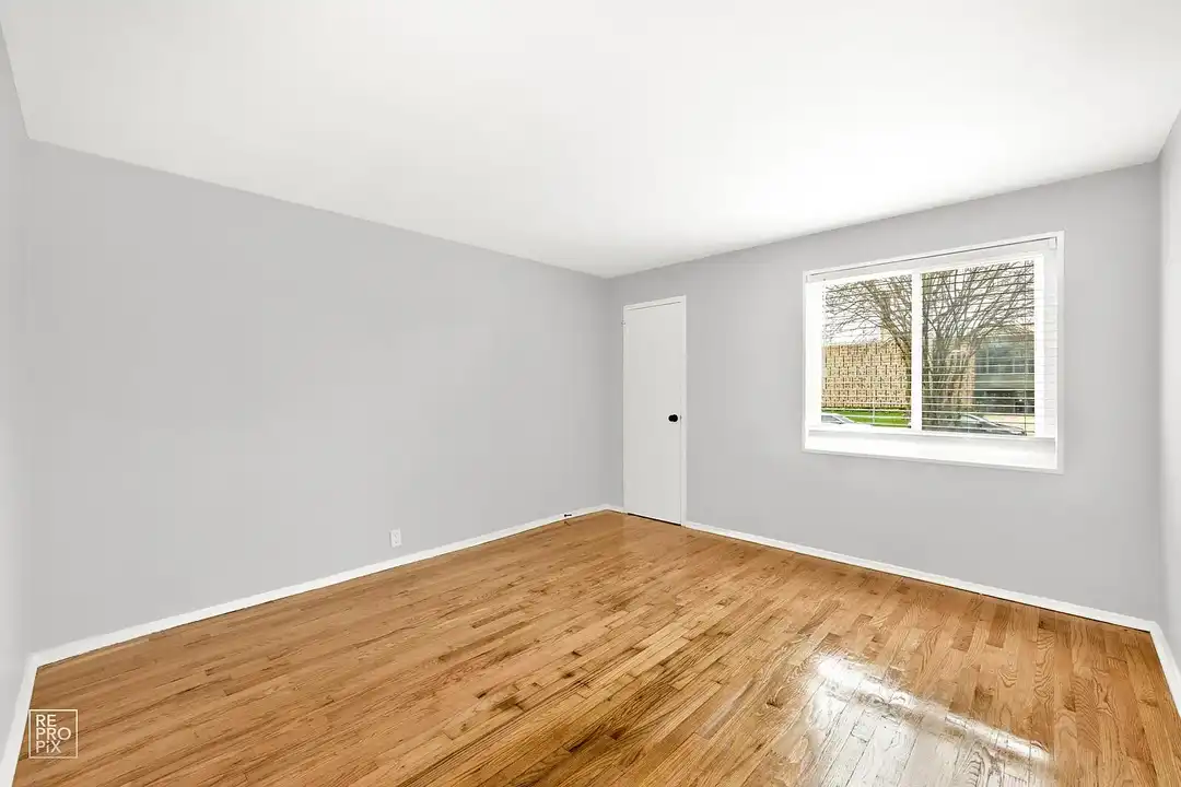 Oakwood Townhomes – photo 1 of 26