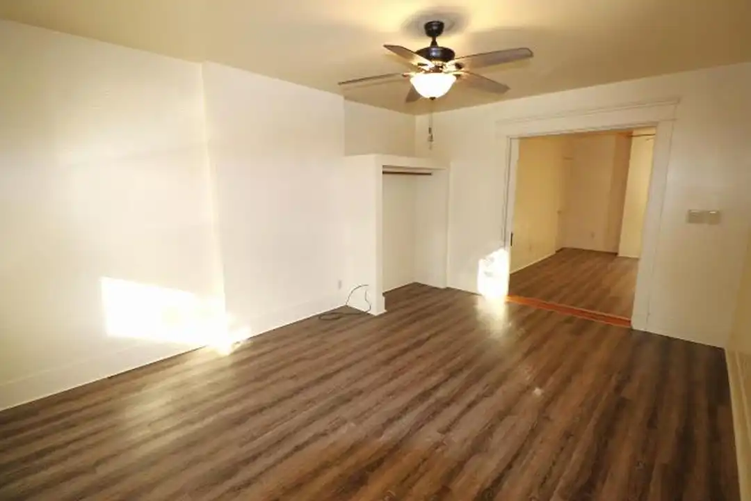 421 S 7th St - View 3