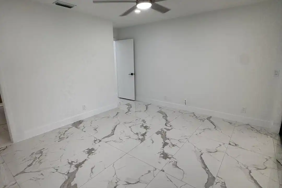 817 Sky Pine Way unit H - More