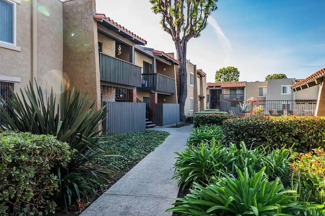 CASA GRANDE APARTMENT HOMES - View 3