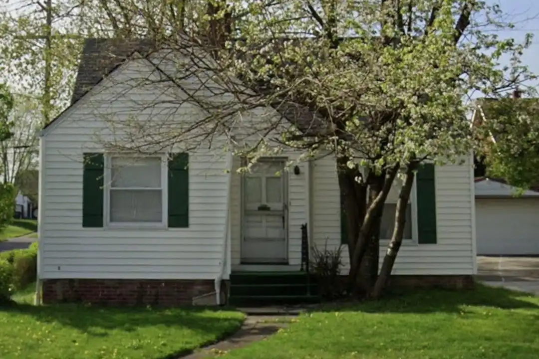 10312 Plymouth Ave – photo 1