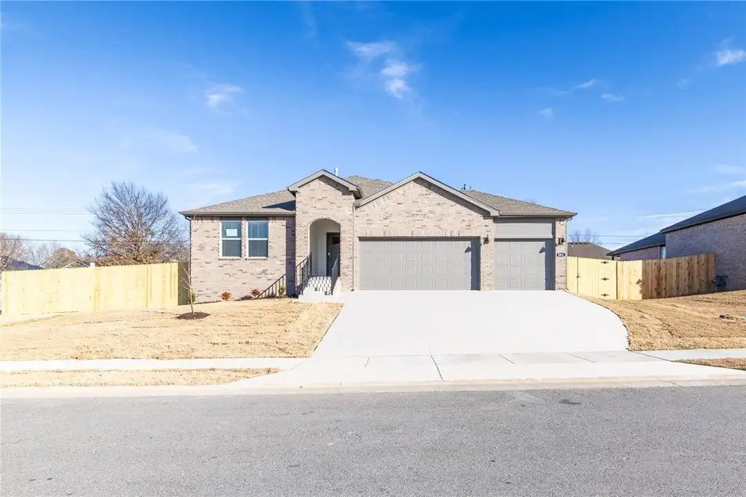 581 Crystal Dr – photo 1