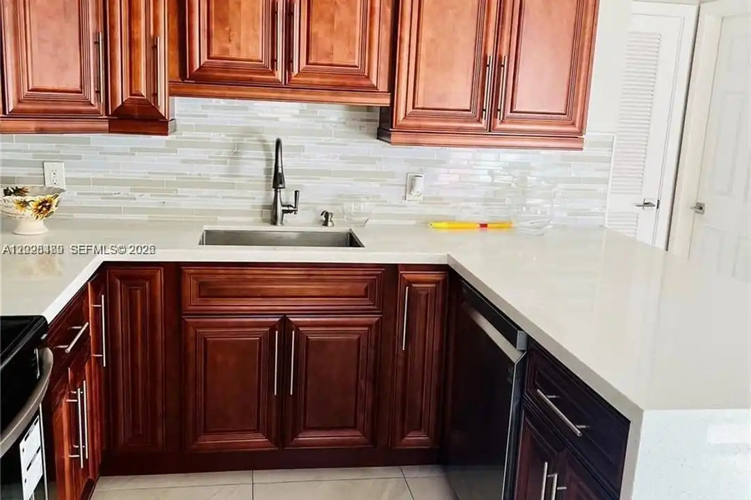 House in Hallandale Beach - View 3