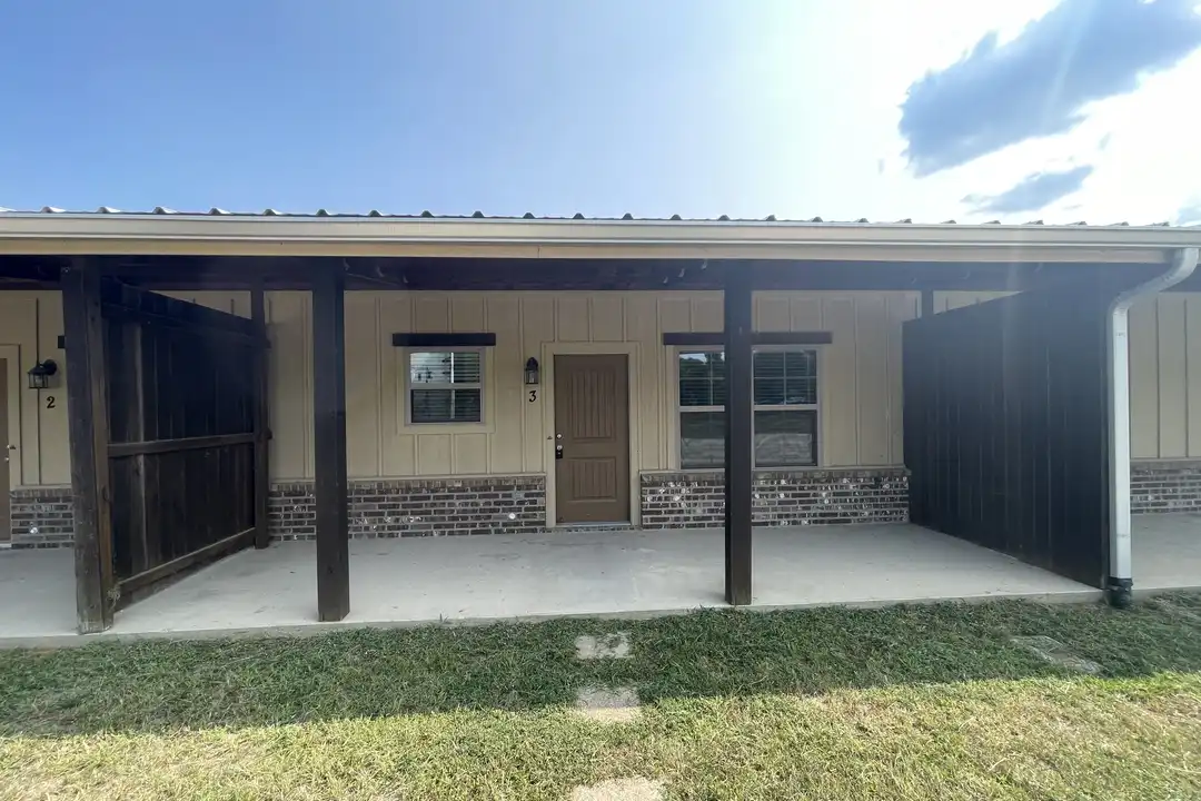 501 FM 315 unit 3 – photo 1 of 16