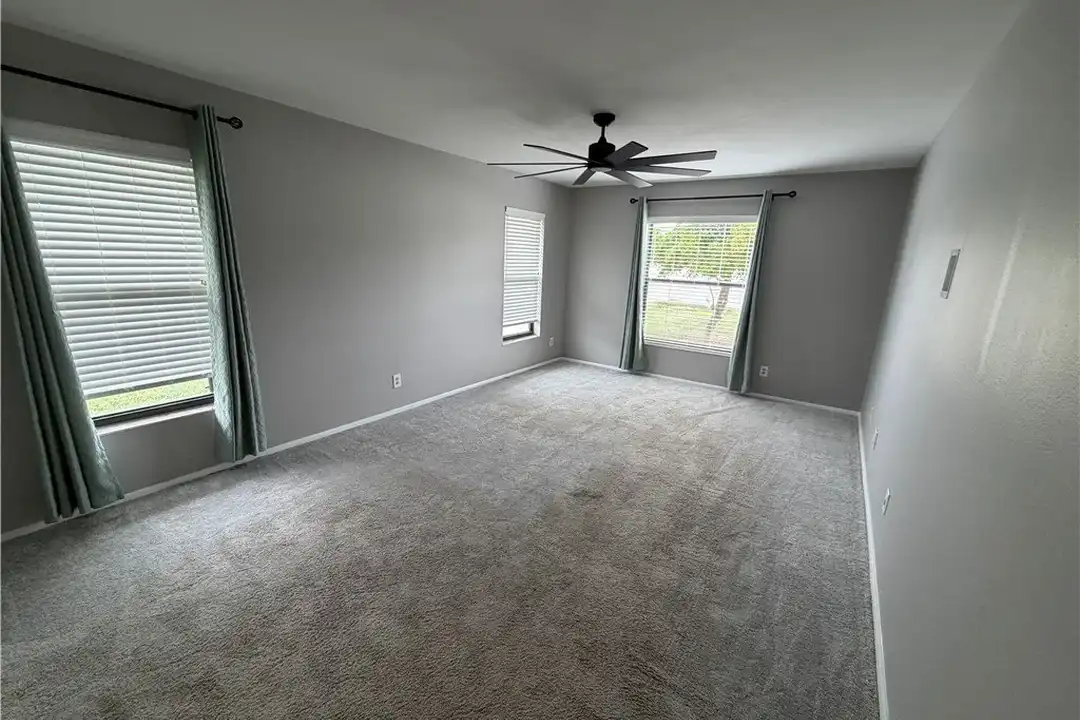 2121 SE 1st Terrace - More