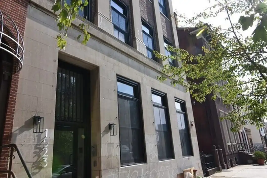 1523 W Girard Ave – pohled 2