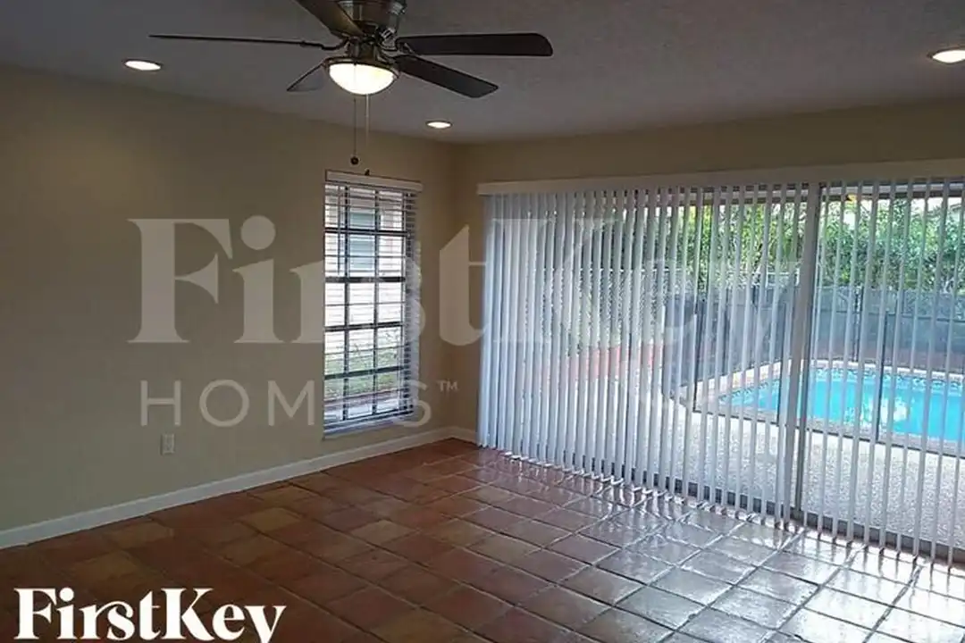 7518 NW 42nd Dr - View 3