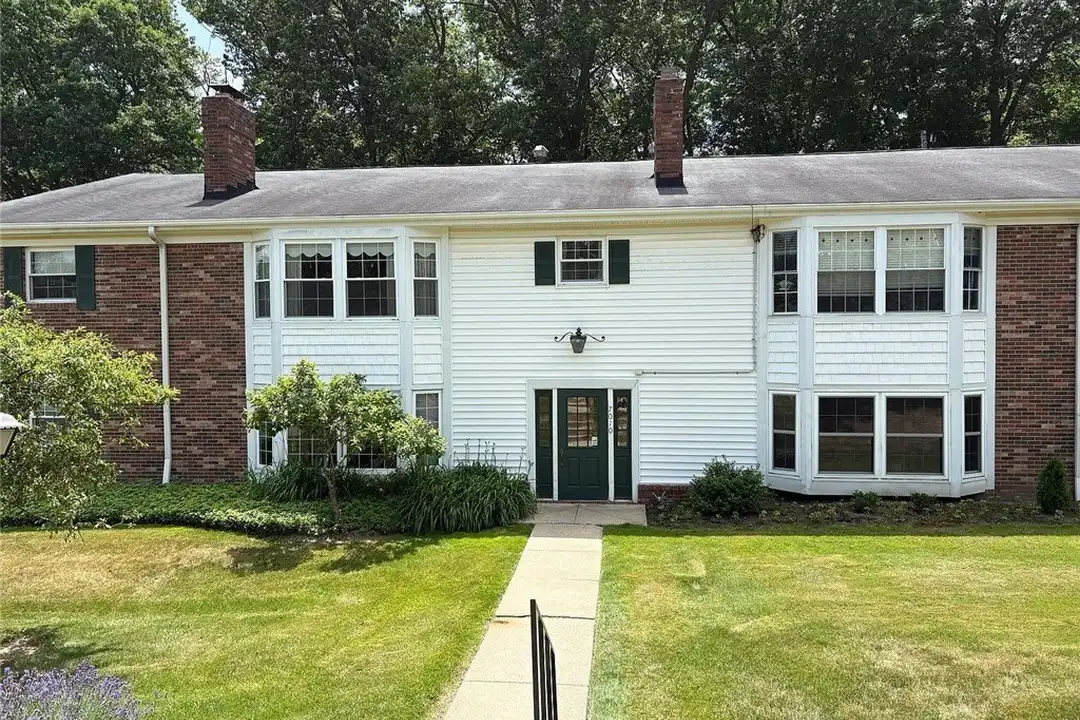 7010 Carriage Hill Dr #201 – photo 1 of 18