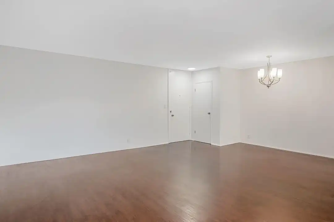 320 N La Peer Drive - View 3