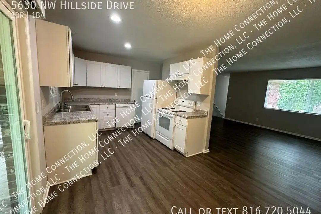 5630 NW Hillside Dr - View 4