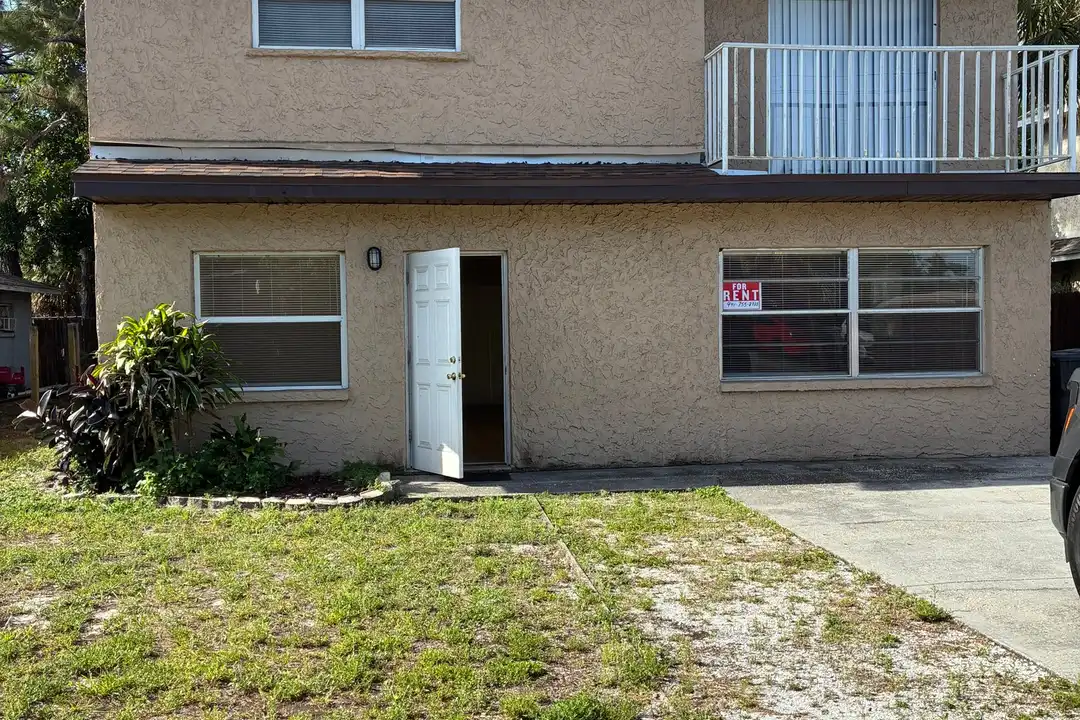 708 65th Ave E – photo 1