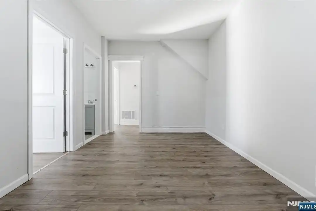 15 E Highland Ave - View 4