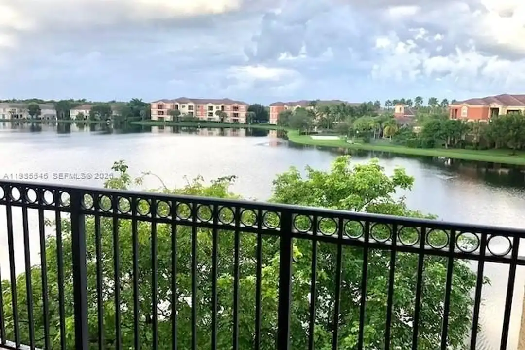 Apartment in Miramar - More