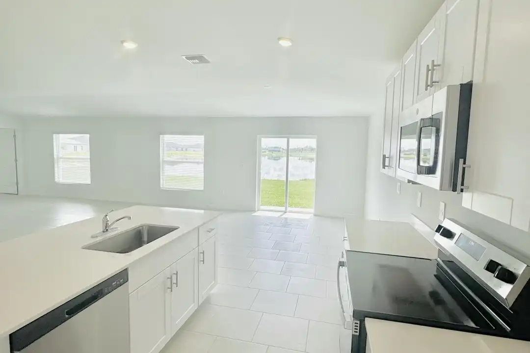 17124 Pompeii Wy - View 3