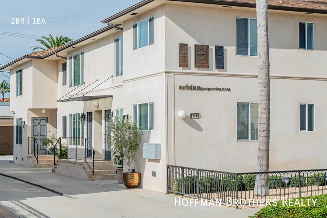 1117 Cochran Ave - More