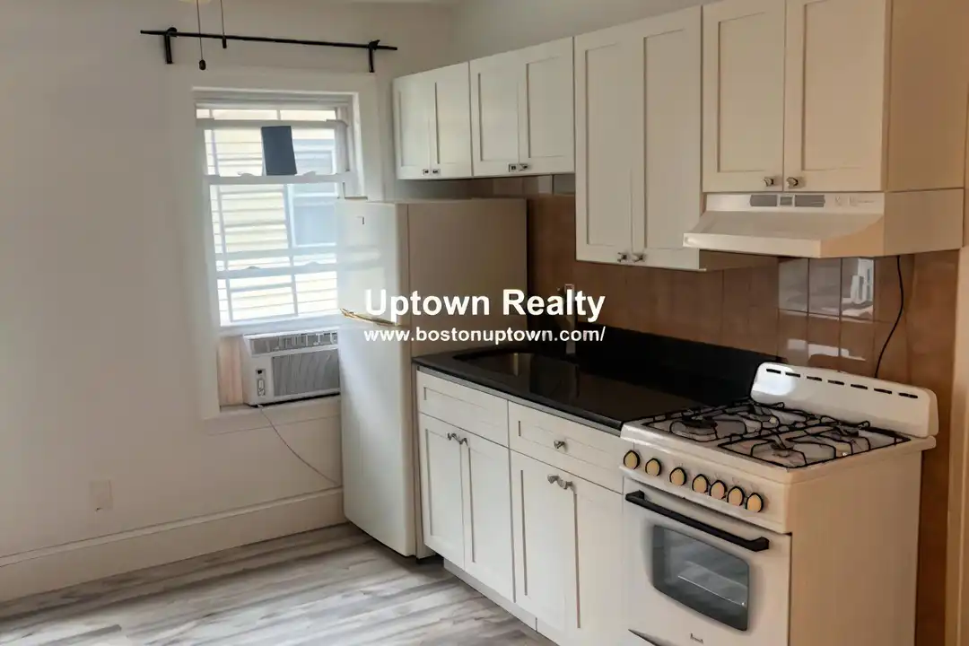 12 Fairbanks St unit 1