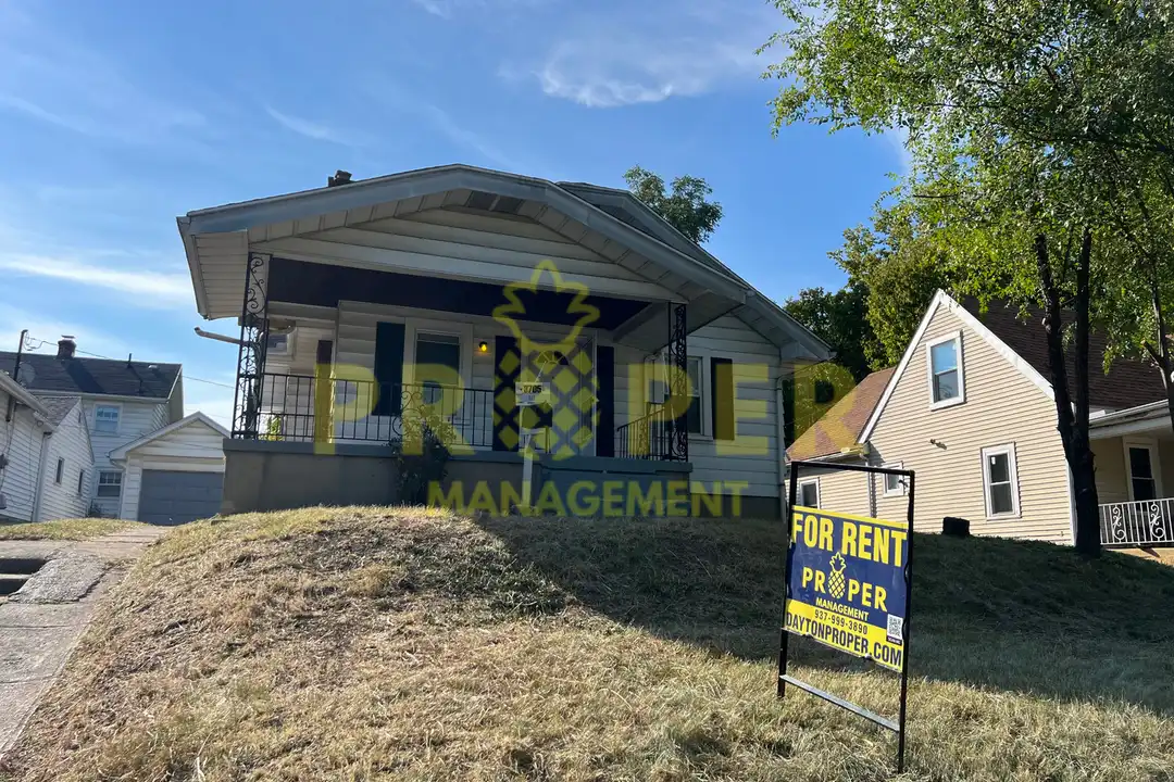 3705 Riverside Dr – photo 1