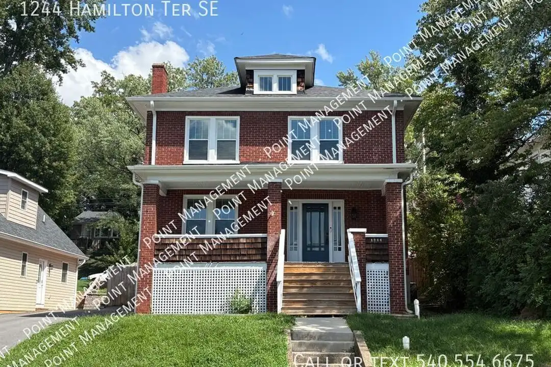 1244 Hamilton Terrace SE – photo 1