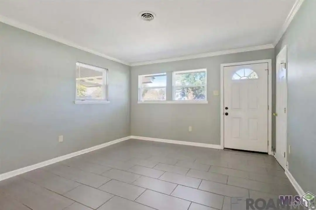 11034 Old Hammond Hwy - More