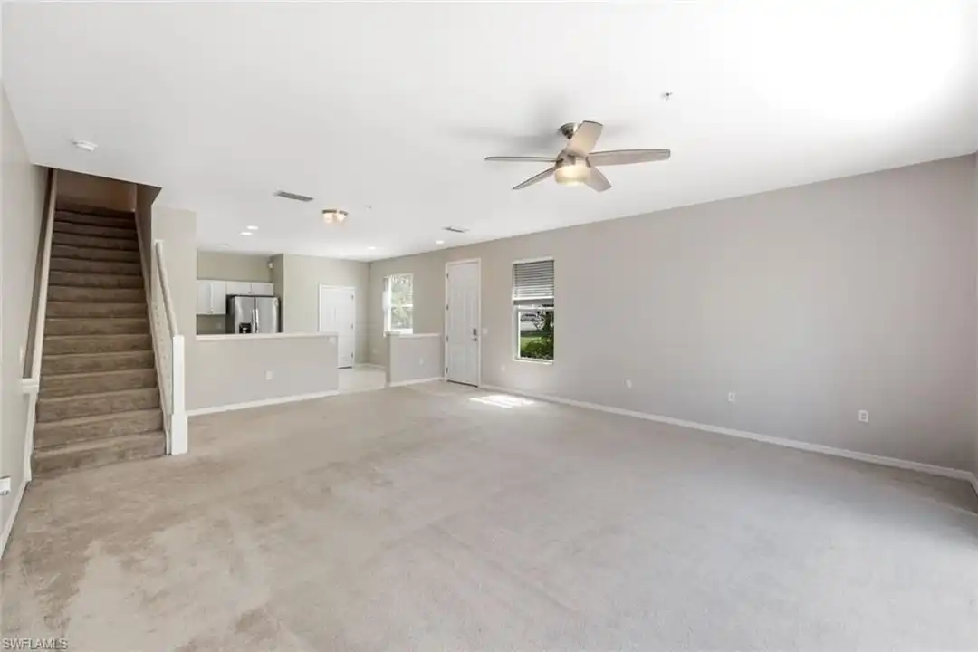 1088 Oxford Ln #48 - View 4