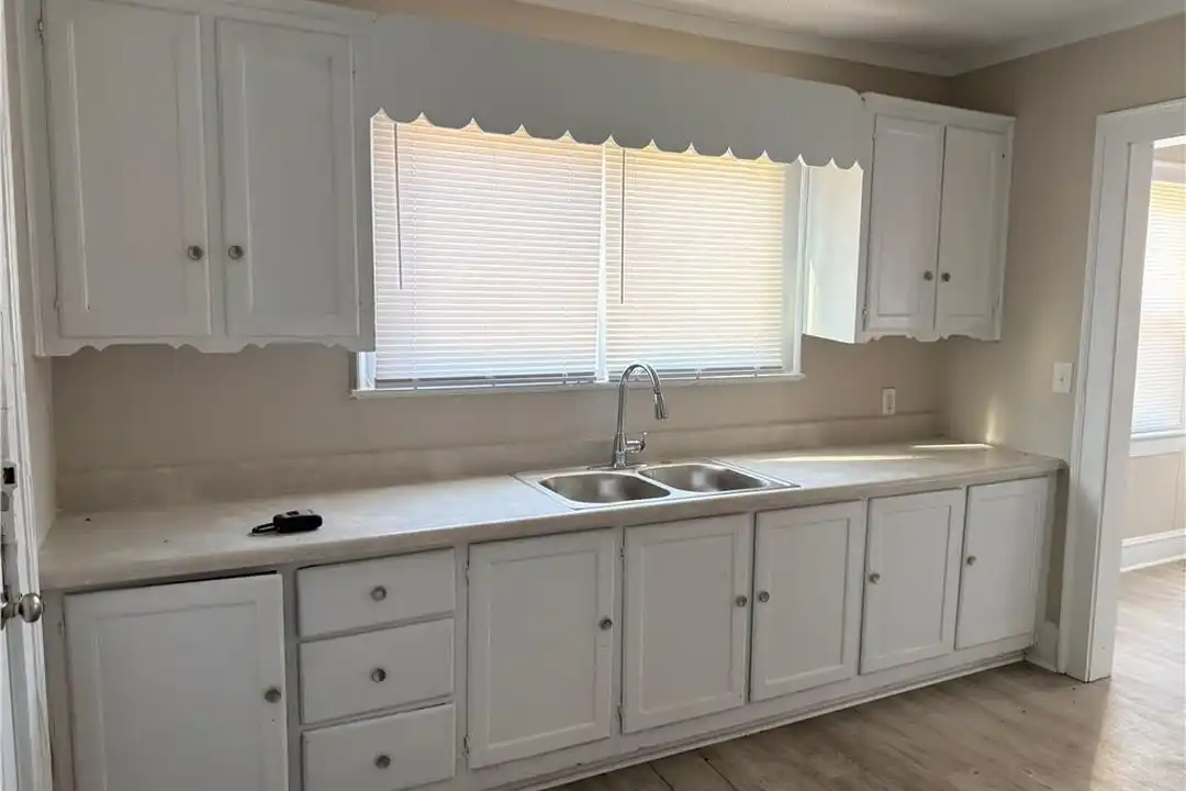 307 Hawthorne Rd - View 5
