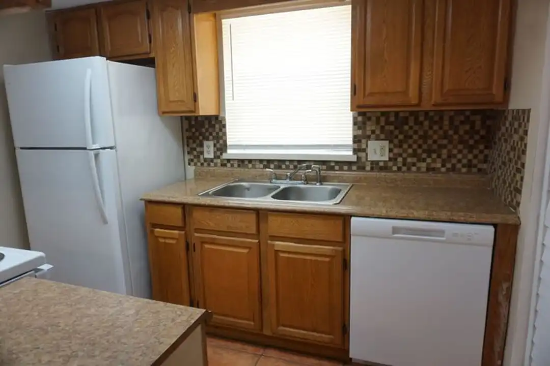5539 Pinebay Cir N - View 4