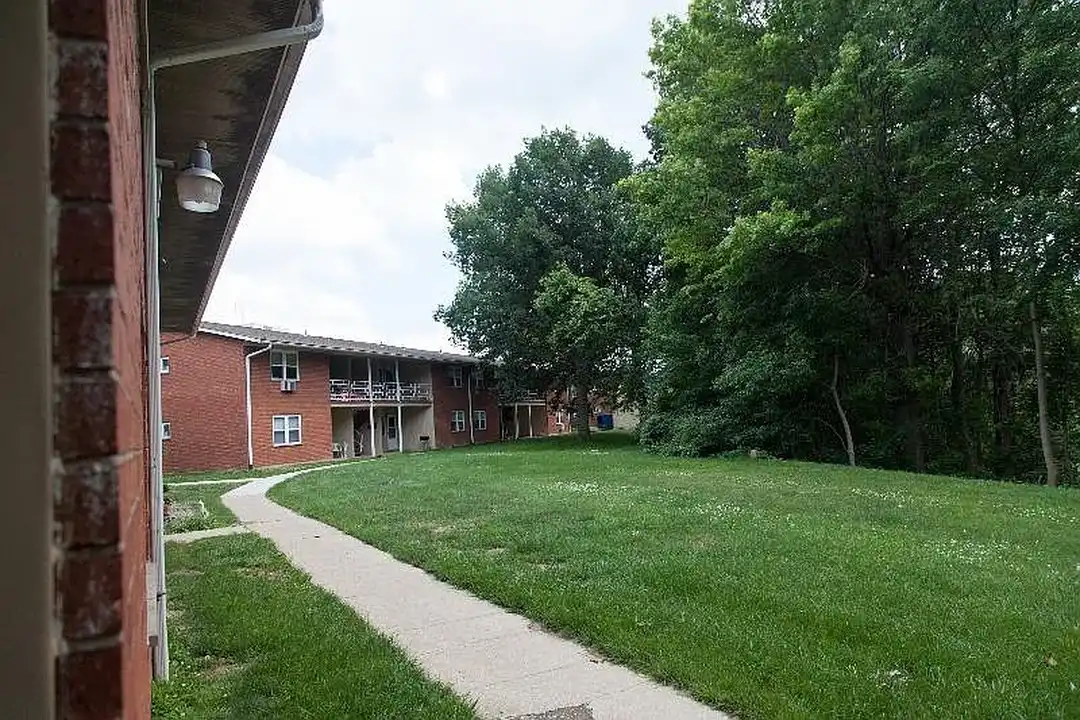 Fairway East Apartments - 3800 Beavercrest Dr - Lorain, OH | Rent.