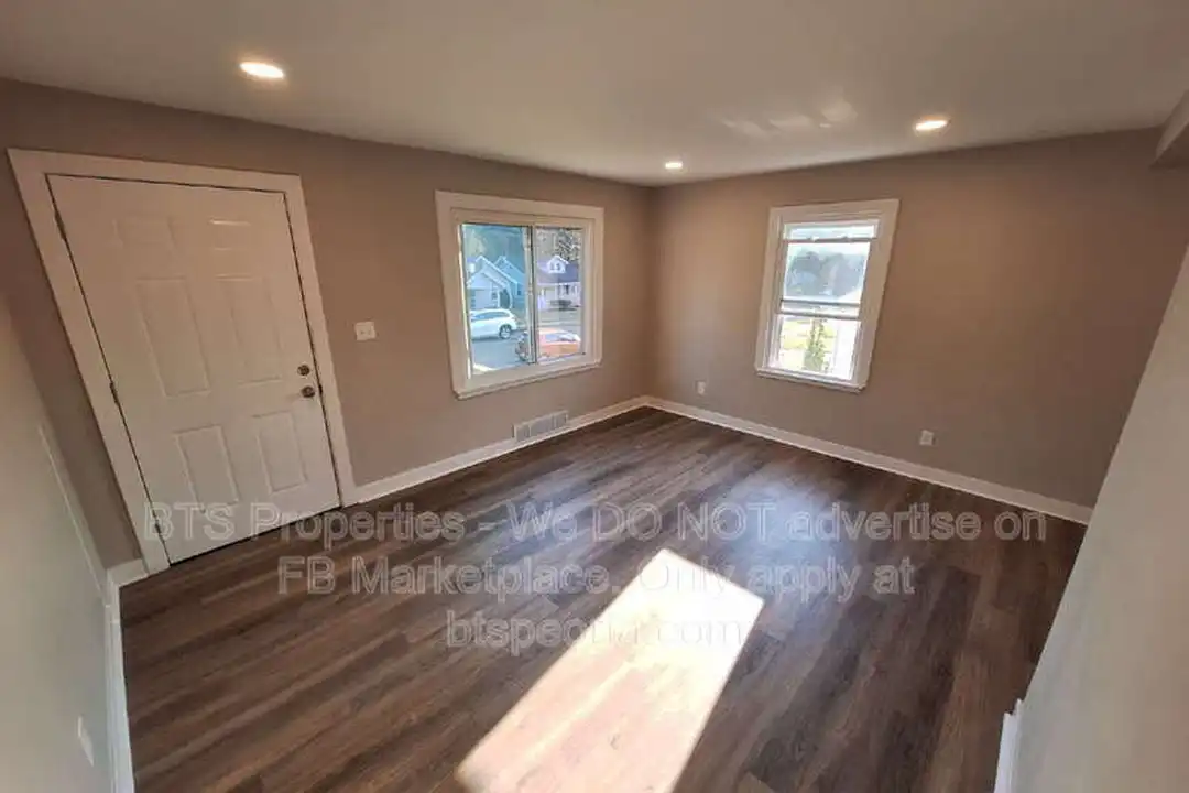 813 E Sciota Ave - More