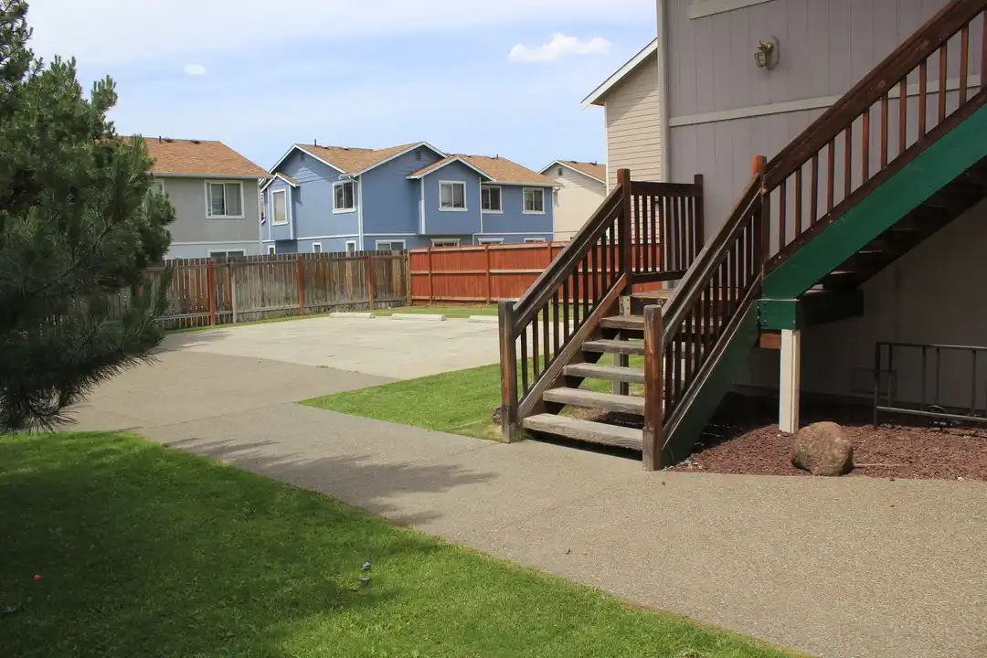 503 River Ave unit A - View 4