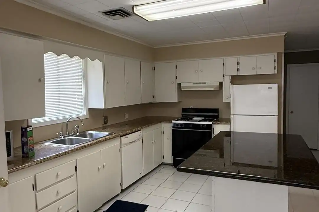 108 Ray Ave - View 5