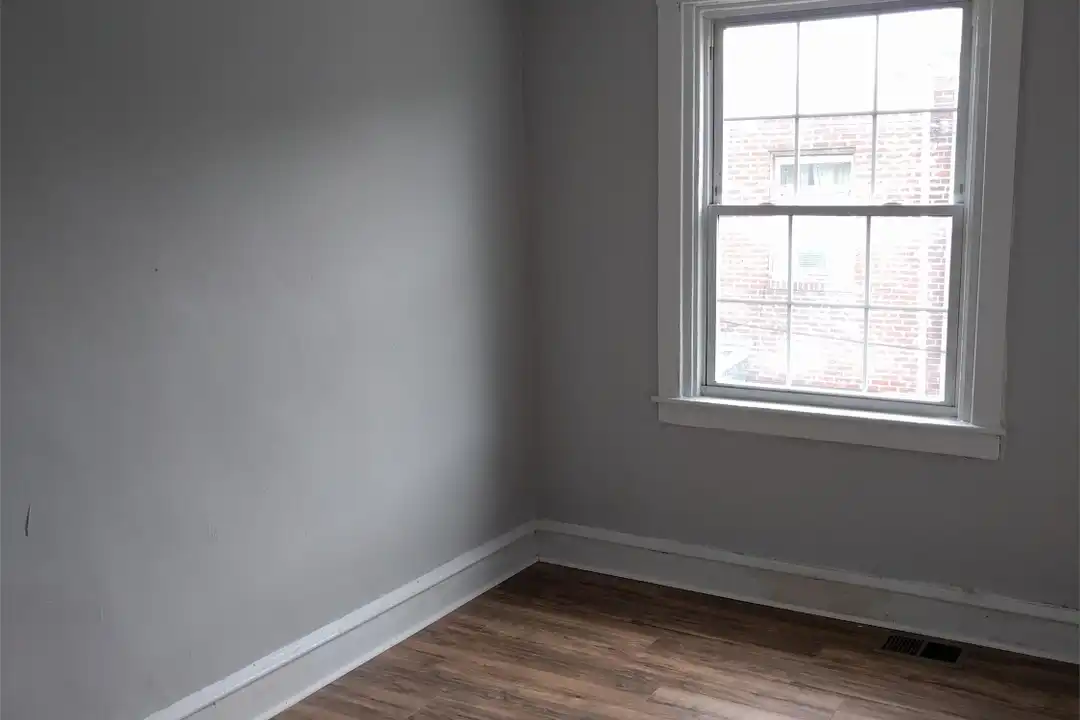 6005 N Woodstock St - View 3
