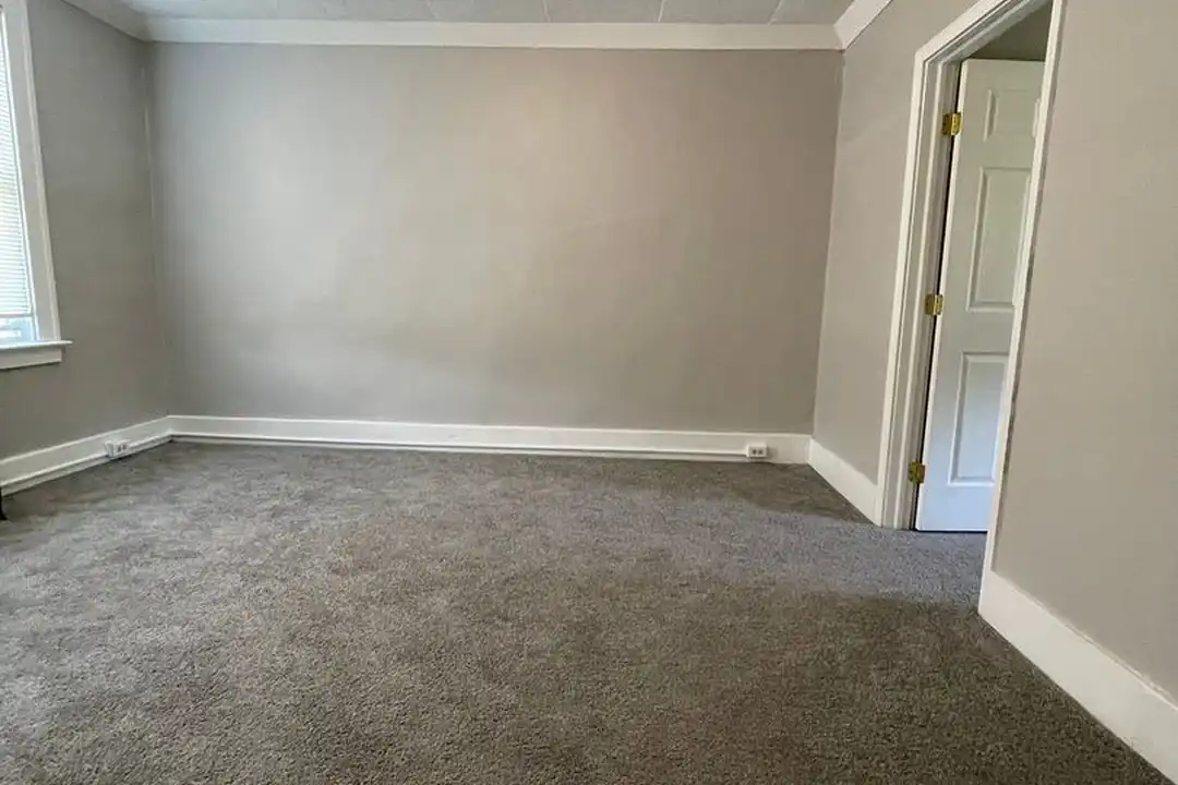 Apartment in Detroit, Riverbend, Wayne - View 4