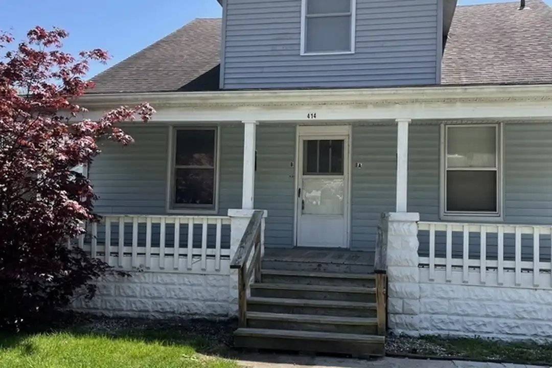 414 S 10th St unit A – photo 1 of 7