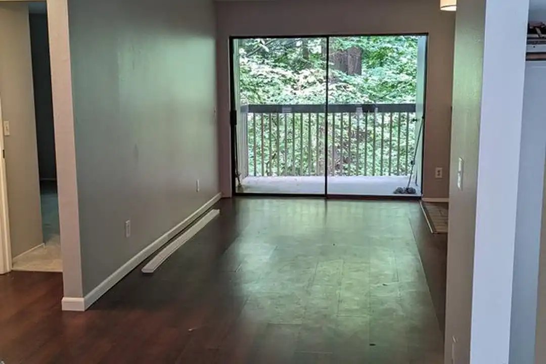 10819 NE 37th Pl unit # 107 - More