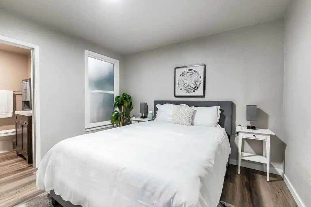 1818 Court F unit 1045871P - View 5